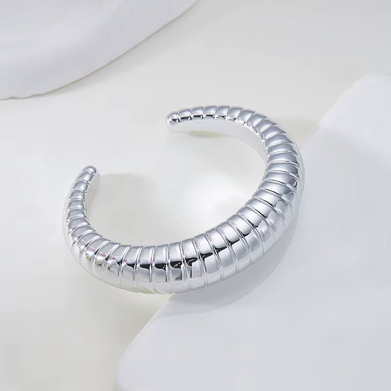 The FORMES Cuff — Sculptural Bracelet