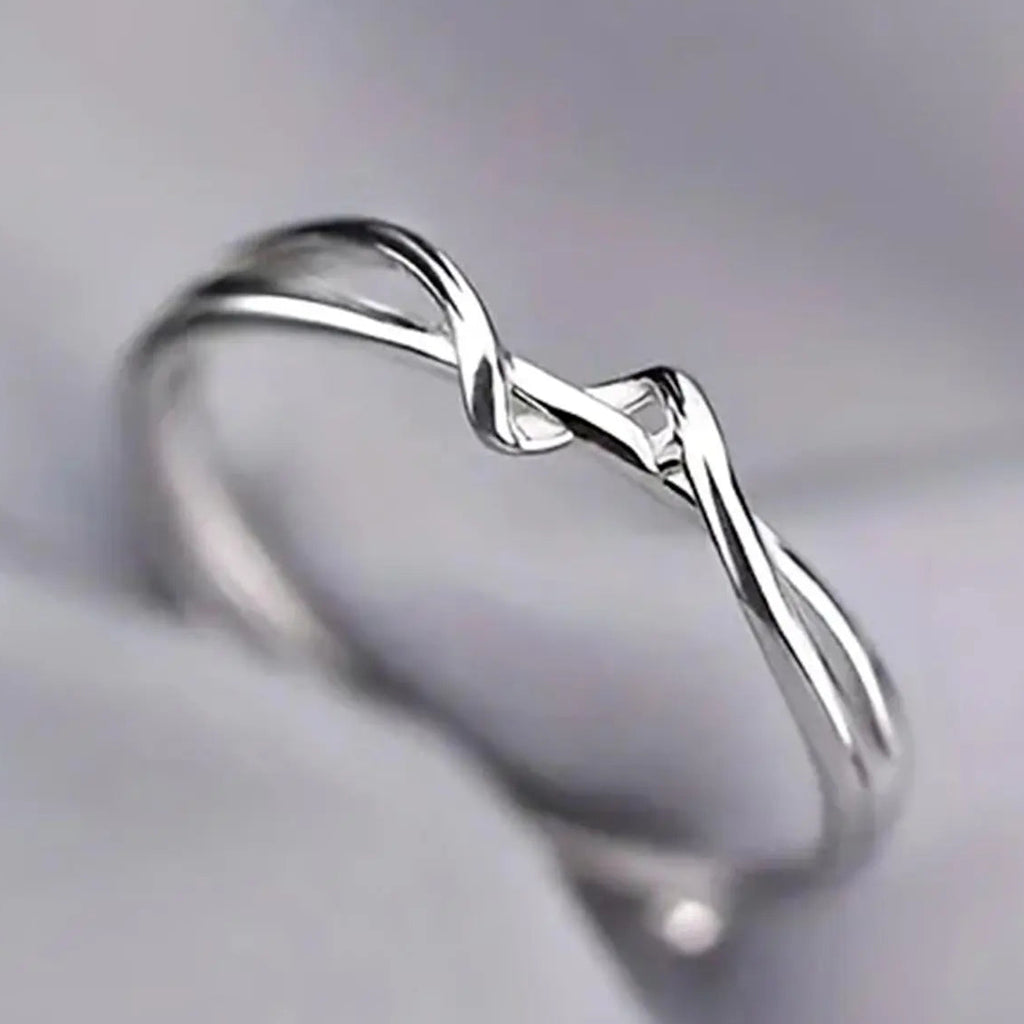 The Étreinte Ring