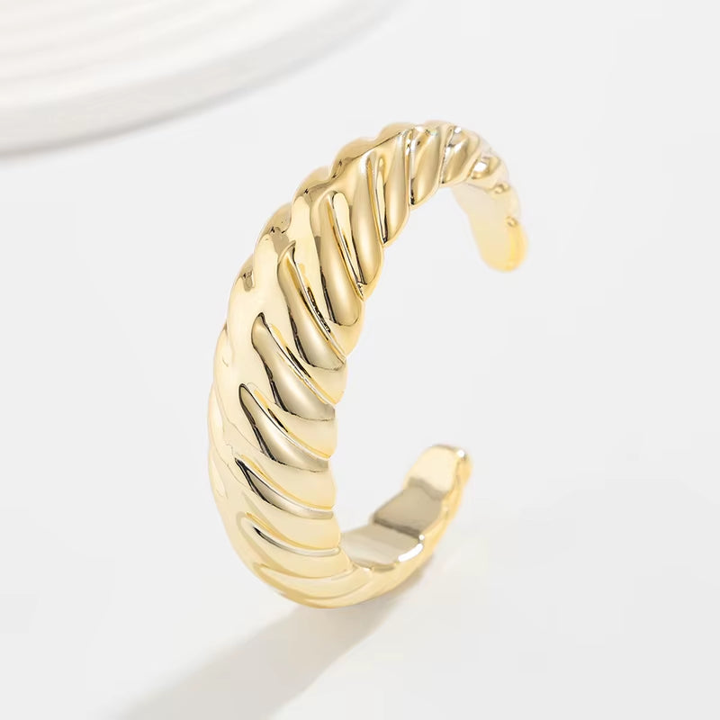 The FORMES Cuff — Sculptural Bracelet